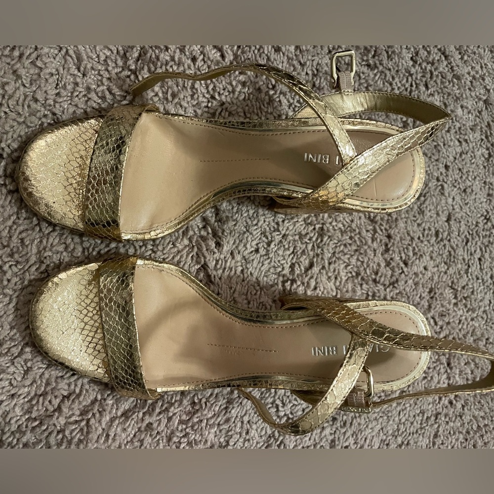 Giani Bini gold heels